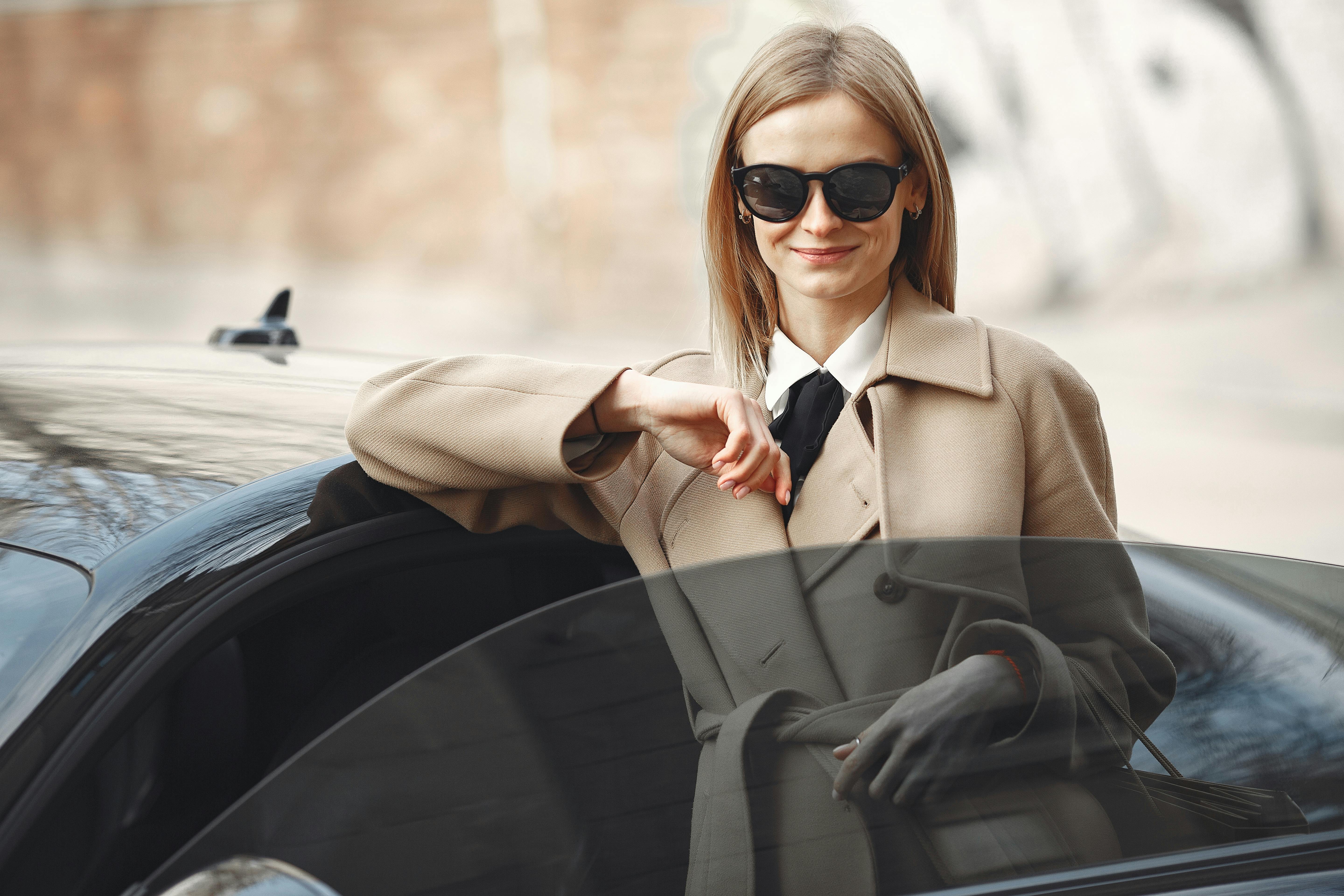 Is a Weekly Allowance Sugar Mommy Offer a Scam? editorial image